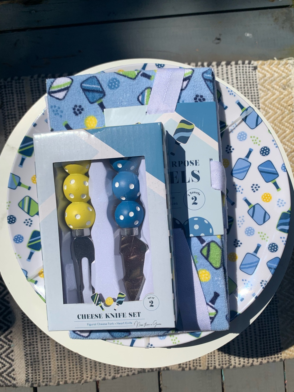 PICKLEBALL SET- 4 large plates, two set towels and cheese knife set! Great gift!
